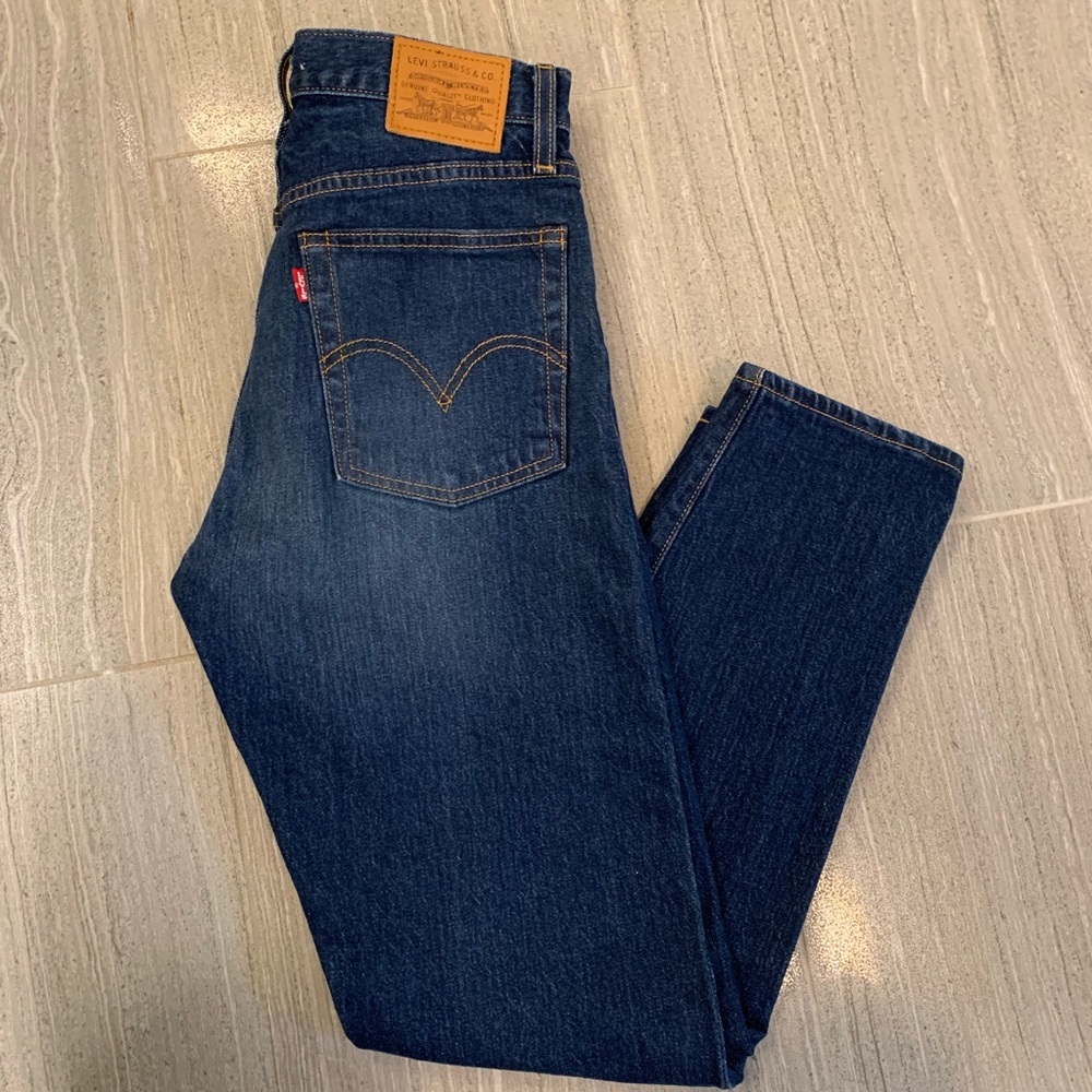 Levi’s Wedgie jeans